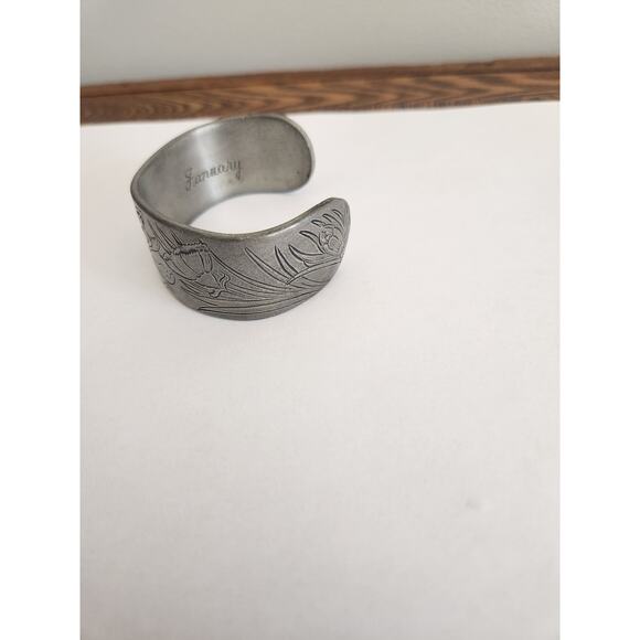 SALISBURY PEWTER Cuff Bracelet~Vintage "January" Flower of the Month. Preowned - Picture 3 of 5